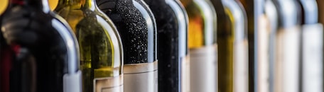 Bouteilles de vin ouvertes