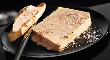 Foie gras dans une assiette
