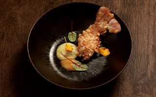 Recette de chef - Langoustine panée au riz soufflé, mayonnaise au cerfeuil, jus de carottes acidulées