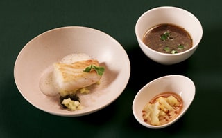Recette de chef - Le turbot au champagne, parfum d'hiver et bouillon des abysses