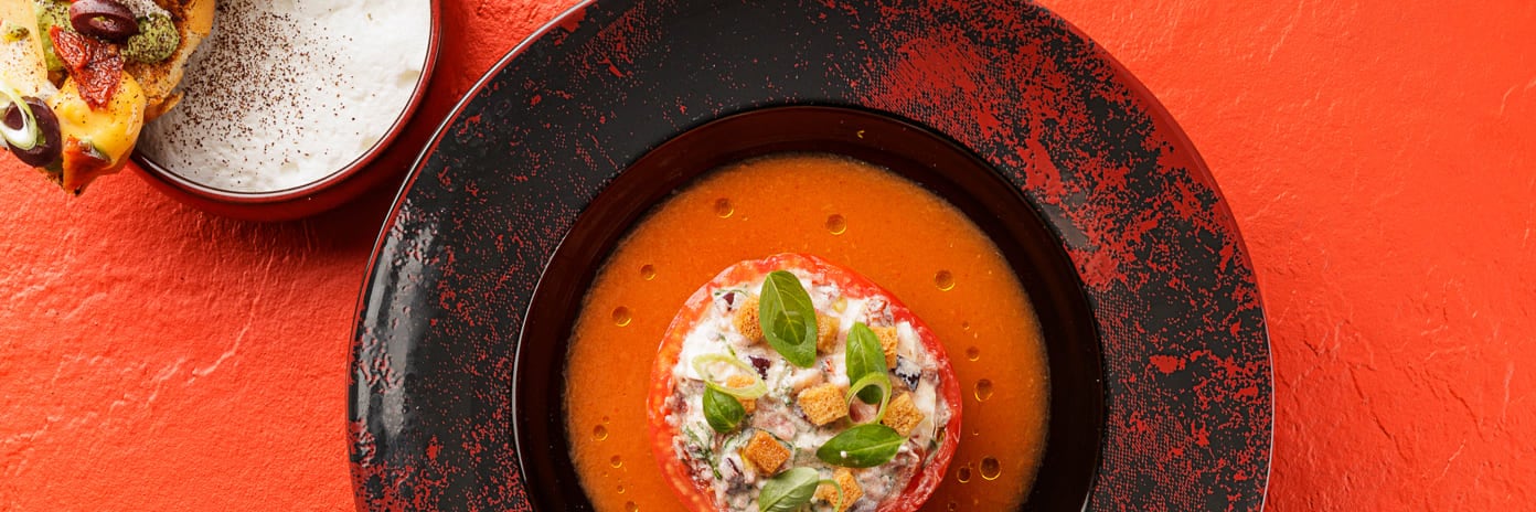 Recette de chef – Tomate et burrata, gaspacho et siphon burrata basilic - Recette du chef Jeremy Hoerner.