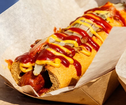 Hot dog avec emballage comestible