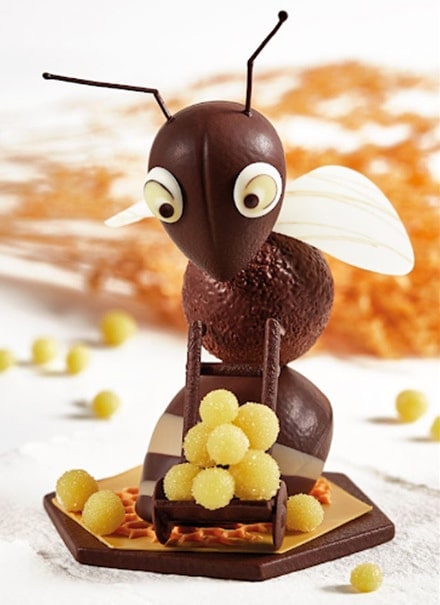 "La magasinière - Bee-Zy" créée par Jonathan Mougel, MOF Pâtissier-Confiseur 2019 pour Puratos