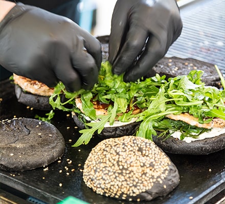 Vente à emporter - Des plats adaptés