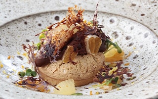 Recette de Chef - Chocolat Grand Cru aux agrumes et financier amande, émulsion mandarine