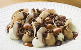 Recette de chef - Crumble cacao, chocolat blanc, café - Nicolas Brousse