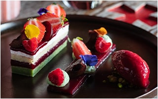 Recette de Chef - Entremets aux fruits rouges et à la pistache