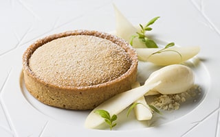 Recette de chef – Tarte soufflée à la châtaigne et poire williams