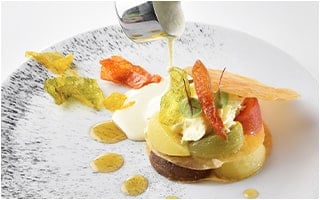Recette de Chef - Morbier AOP en chantilly et croquant de tomates