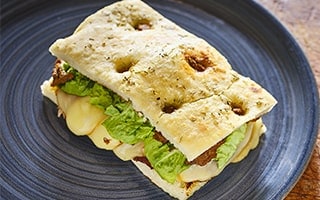 Recette de chef - Foccacia au pastrami de boeuf