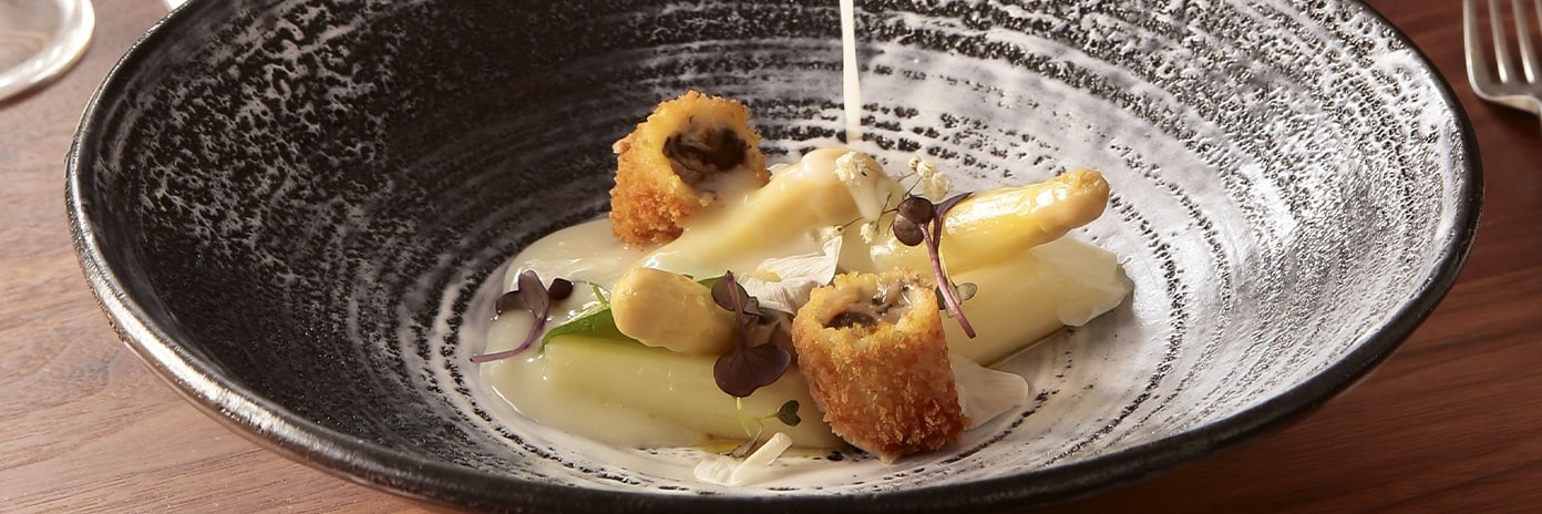 Recette de chef - Asperges blanches, coulis de asperges et huitres à la villeroy
