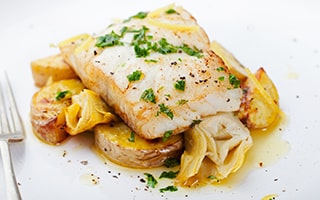 Recettes de chefs | Filet de cabillaud aux artichauts et aux grenailles