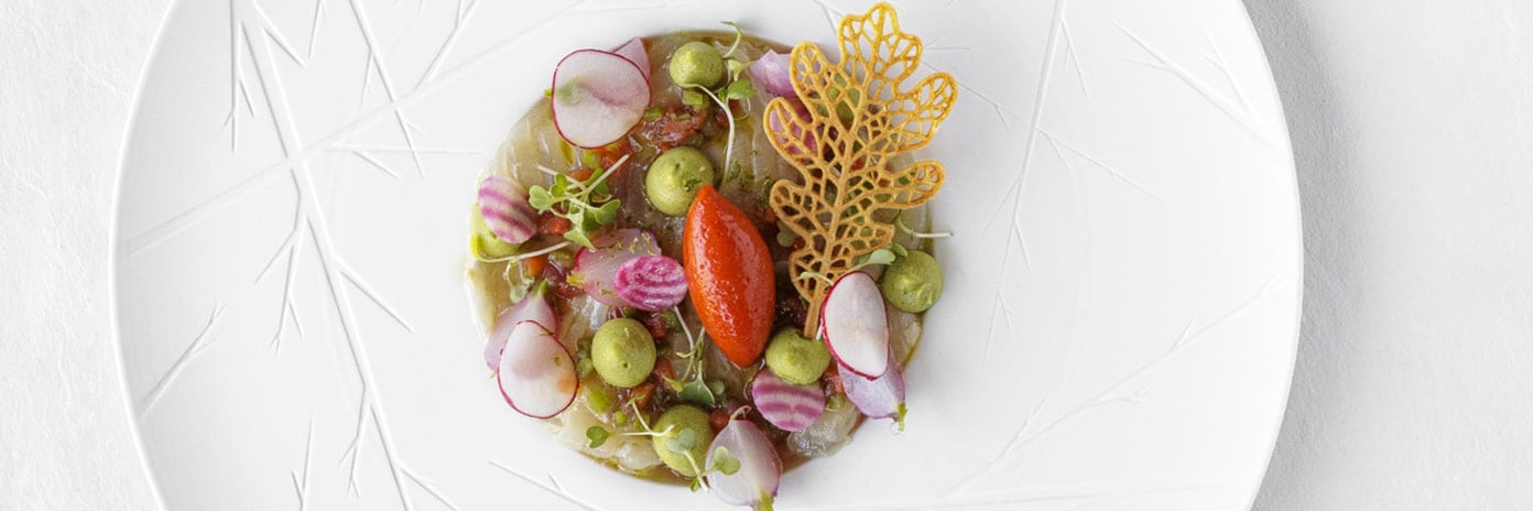 Recette de chef – Carpaccio de bar au ponzu, guacamole, radis et sorbet pequillos - Denise Hoquet