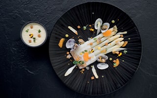 Recette de chef -  Asperges blanches voilées de lard de Colonnata