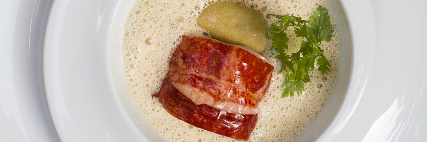 Recette de Chef - Homard, mezzaluna de légumes, sauce potagère truffée