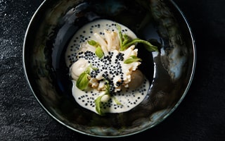 Recette de Chef - Saint-Jacques confite au beurre noisette, purée d’oignons