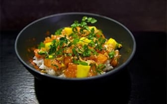 Recette de chef - Plat du jour - Poké saumon mango | METRO