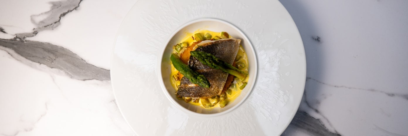 Recette de chef - Risotto croustillant, bar rôtie et sauce safran - Alex Cook