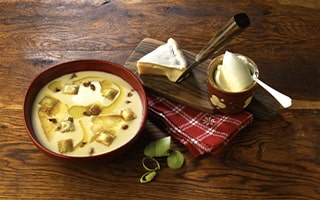 Recettes de chefs | Soupe de reblochon ravioles et grattons