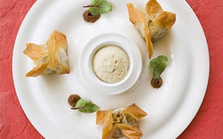 Recette de chef -  Petites bouchées croustillantes d’aubergine, spianata, foie gras et banane -  Jean-claude Cahagnet