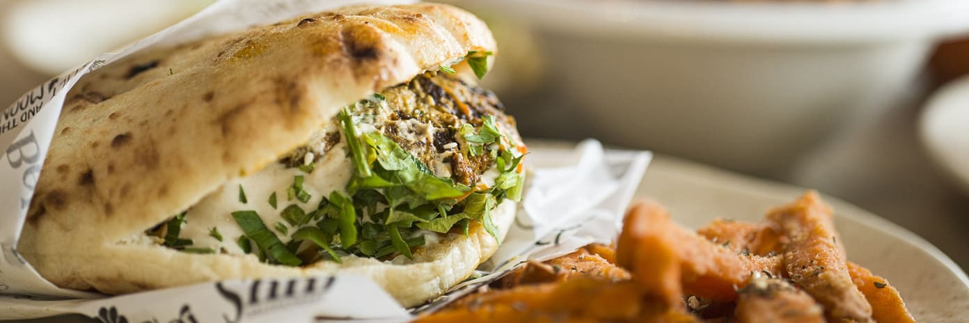 Recette de chef – Sandwich pita brochette de keftas