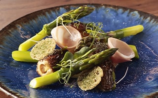Recette de chef - Morilles, asperges vertes et mortadelle