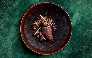 Recette de chef – Filet de pigeon rôti, cuisse farcie, confite au foie gras  – Rodolphe Regnauld