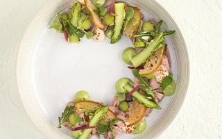 Recette de chef - Carpaccio de noix de veau, tarama, asperges vertes - Romain Casas