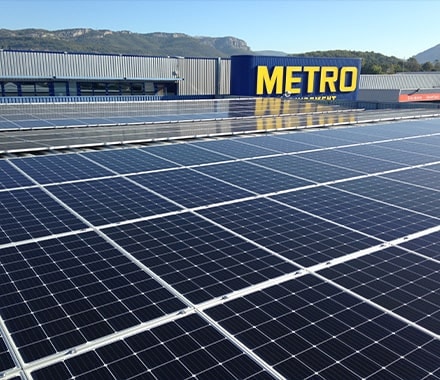 Panneaux solaires sur les Halles METRO