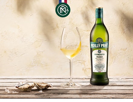 Bouteille de Noilly Prat, un vermouth blanc français