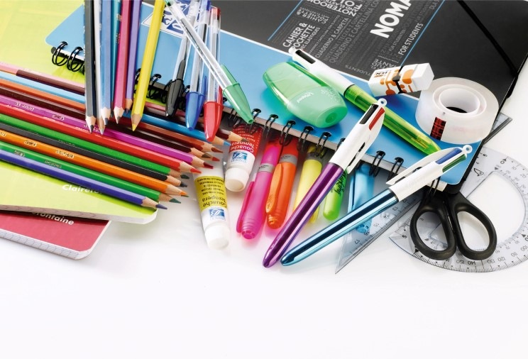 Fournitures pour écriture et correction