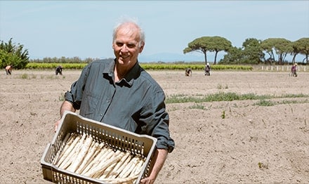 Le producteur Serge Amouroux et ses asperges des sables