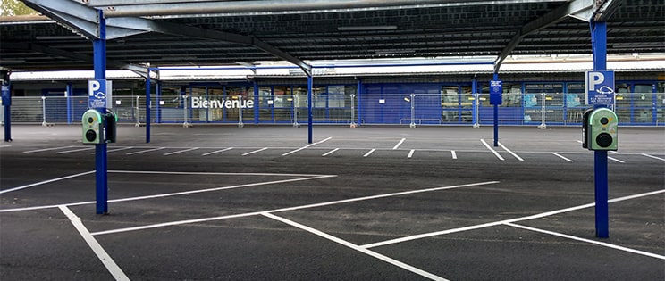 Bornes de recharge électrique d'une Halle METRO