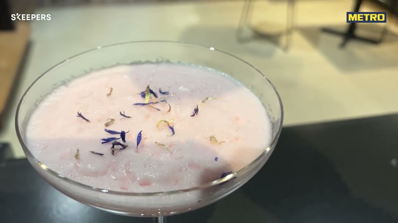 Vidéo Youtube - METRO - Paulo, client METRO, teste les pétales de bleuets METRO Chef