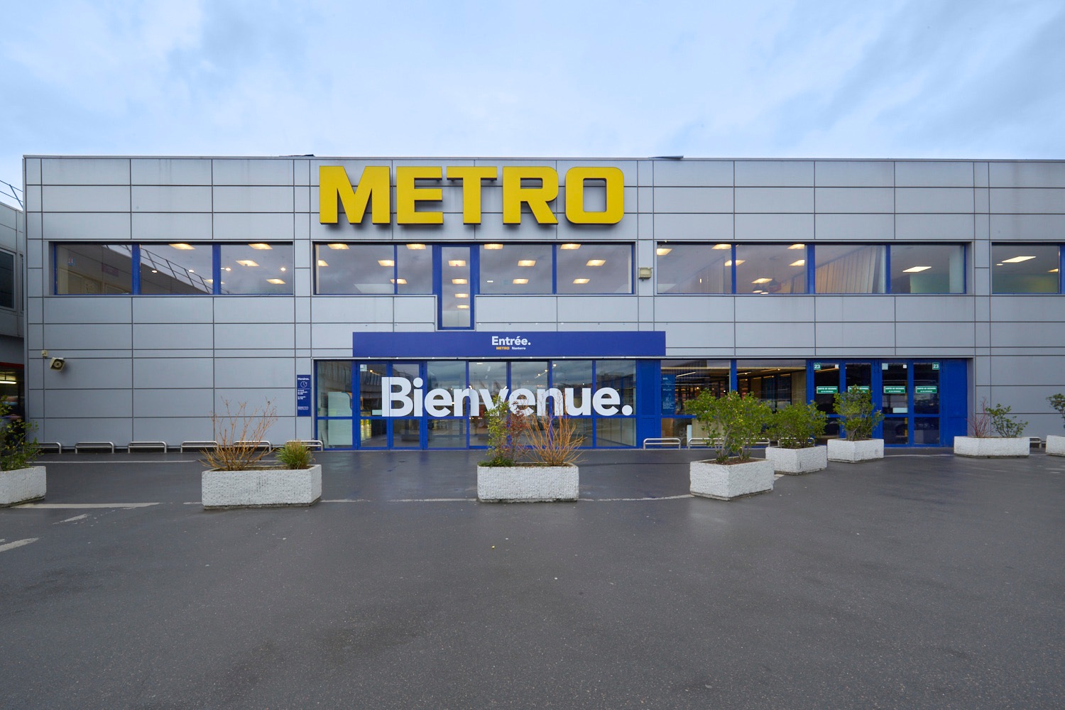METRO NANTERRE