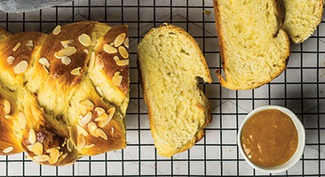 GRCKI KRUH tsoureki teaser