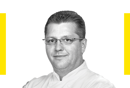 Matthew Csidei Oktatóink