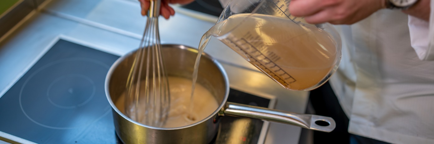 Embert barátjáról, szakácsot mártásáról