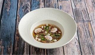 Hideg sültzöldség-leves Dalnoki Bencétől