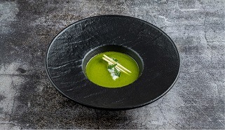 Kovászosuborka-leves Dalnoki Bencétől