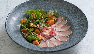 Füstölt libamell édesburgonya-salátával