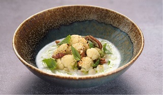 Karfiolleves bazsalikomolajjal