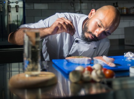 Tavoli e banchi refrigerati per i food truck