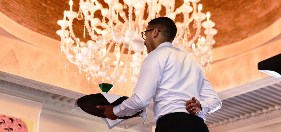 Servizio e presentazione dei piatti per catering ed eventi