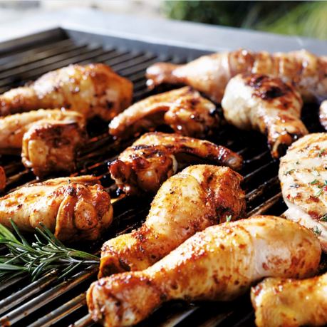 Carne de pui marinata pe gril - pulpe de pui coapte