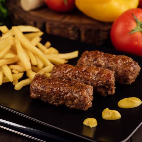 Semifabricate din carne tocata - mici cu cartofi, legume si mustar
