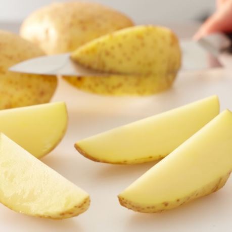 Cartofi din Moldova taiati felii