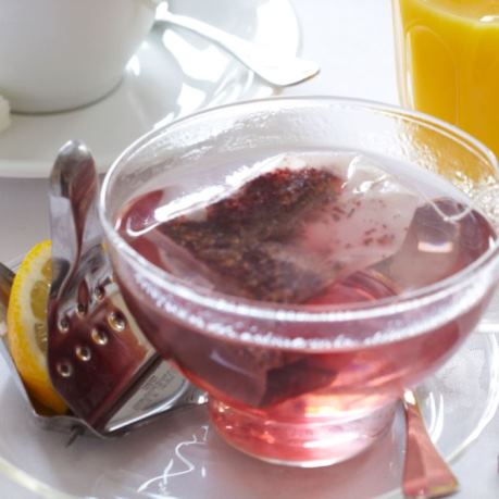 Ceai rosu in set de vesela horeca