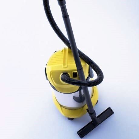 aspirator karcher moldova, aspirator karcher profesional cu accesorii - furtun, saci