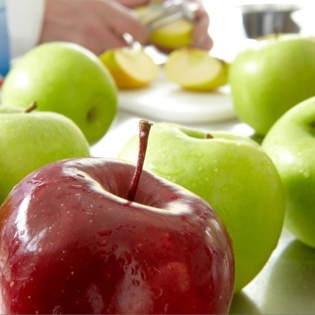 fructe moldova - mere rosii si verzi